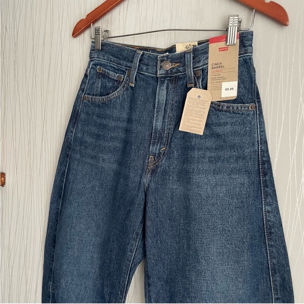 NWT Levi's Cinch Barrel Jeans - Picture 7 of 13